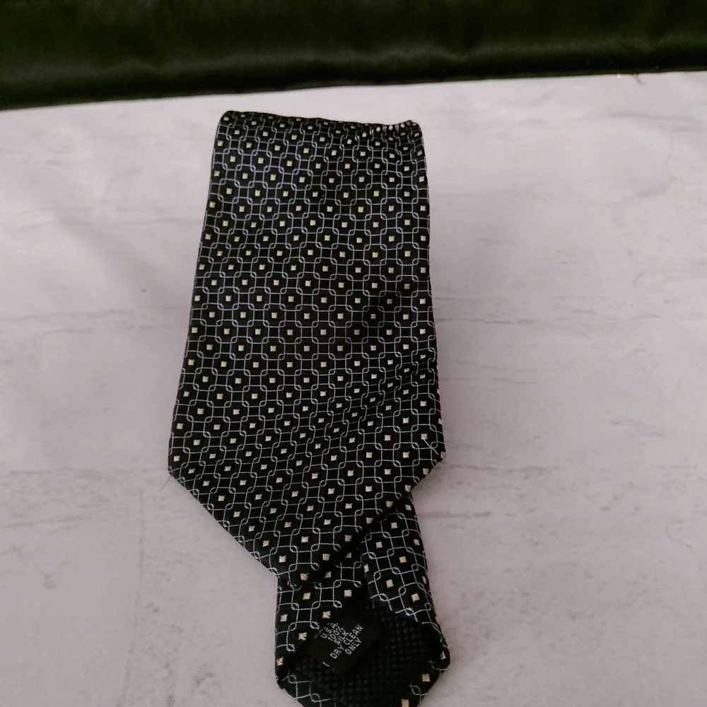 Daniel Cremieux Black and White Patterned Tie